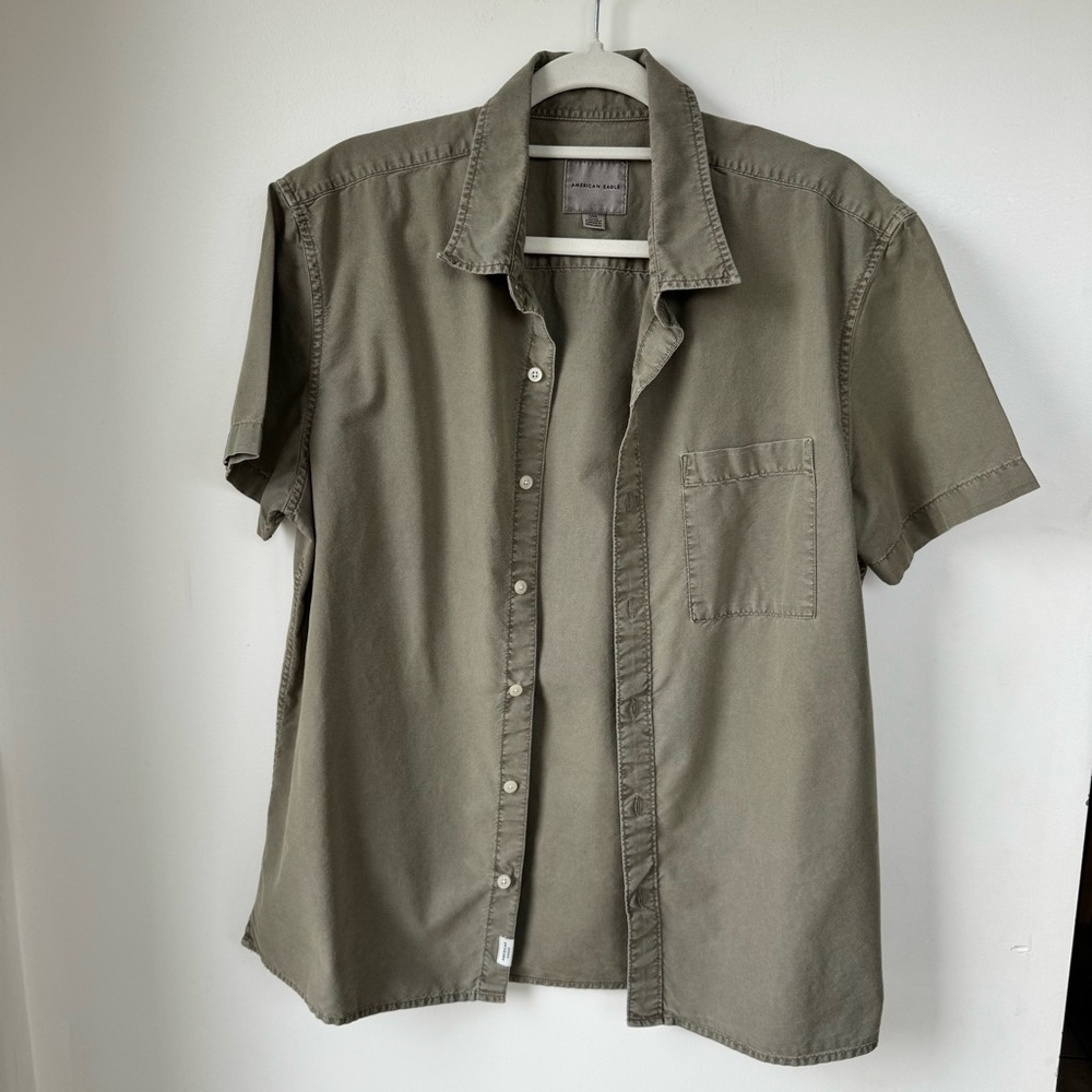 American Eagle Outfitters Olive Button Down Shirt